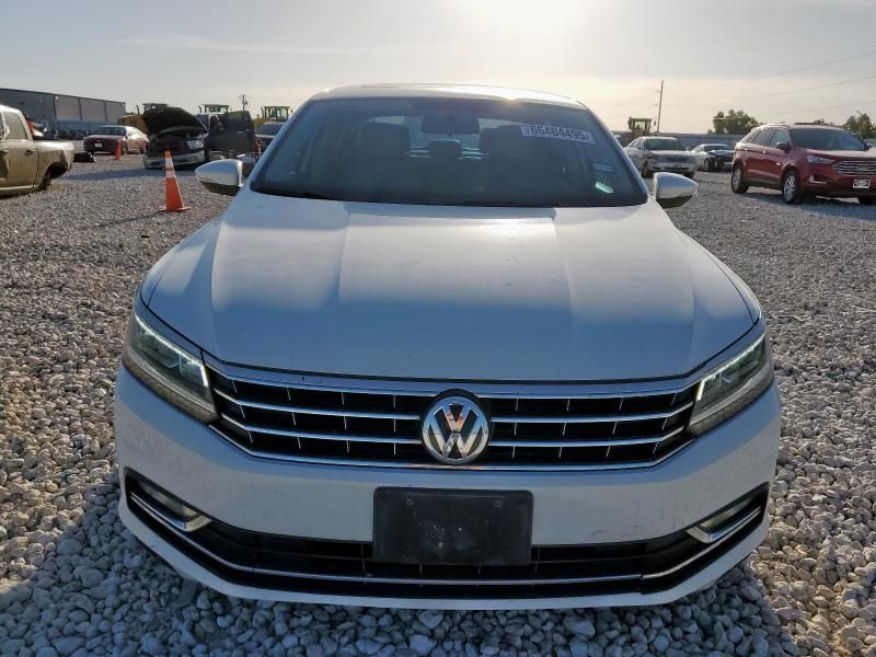 2018 Volkswagen Passat SE