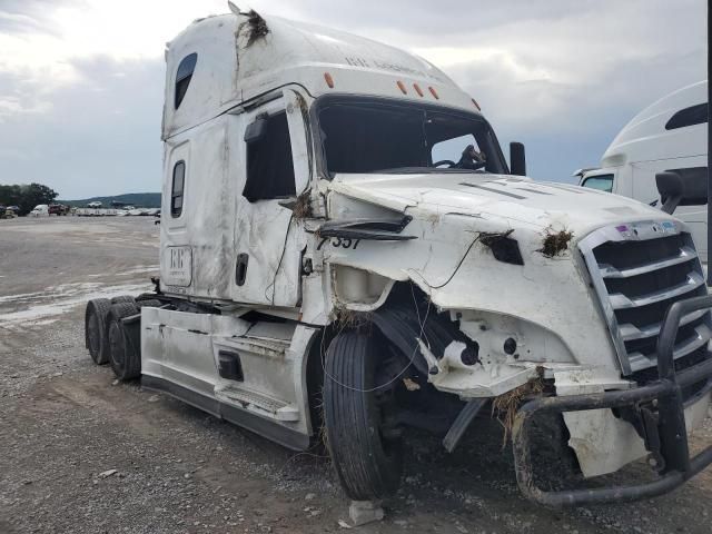 2021 Freightliner Cascadia 126