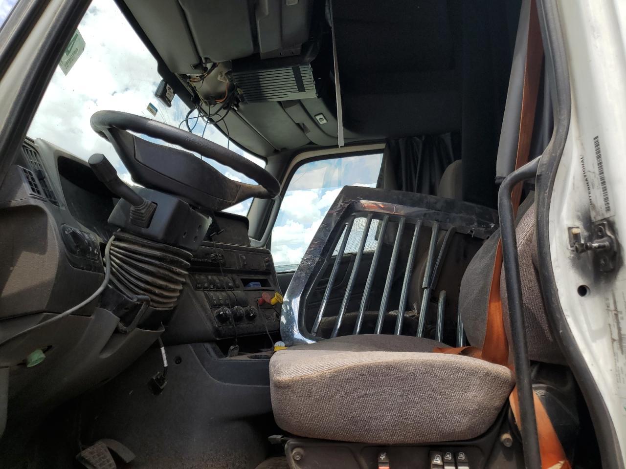 2018 International LT625