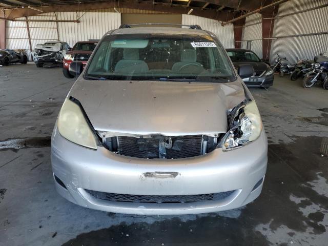 2006 Toyota Sienna le 8 Passenger