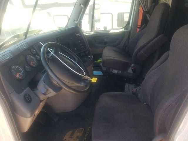2017 Freightliner Cascadia 125 Semi Truck