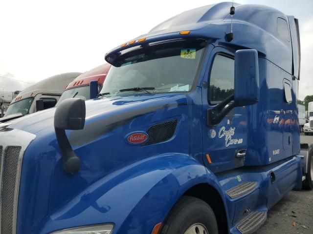 2020 Peterbilt 579 Semi Truck