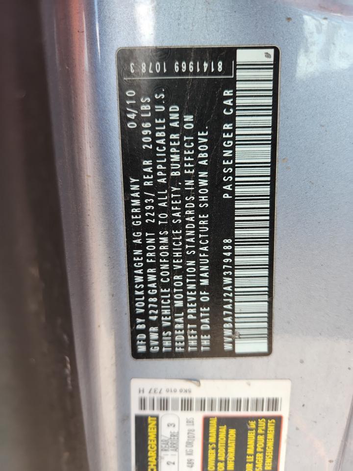 2010 Volkswagen Golf Base / s