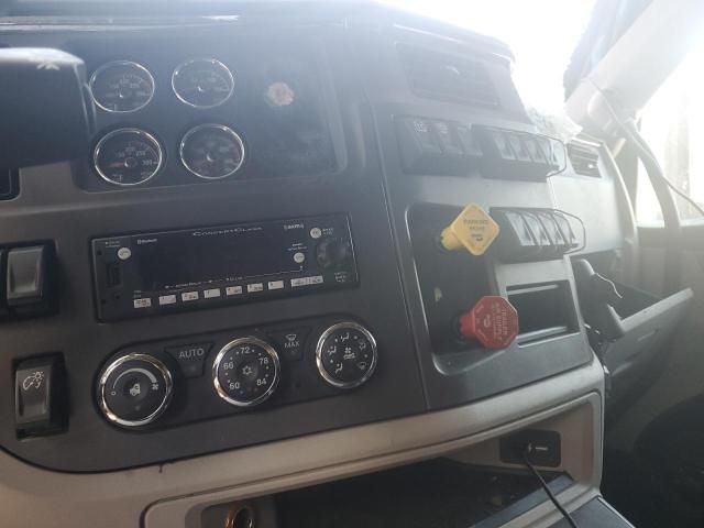2023 Peterbilt 579 Semi Truck