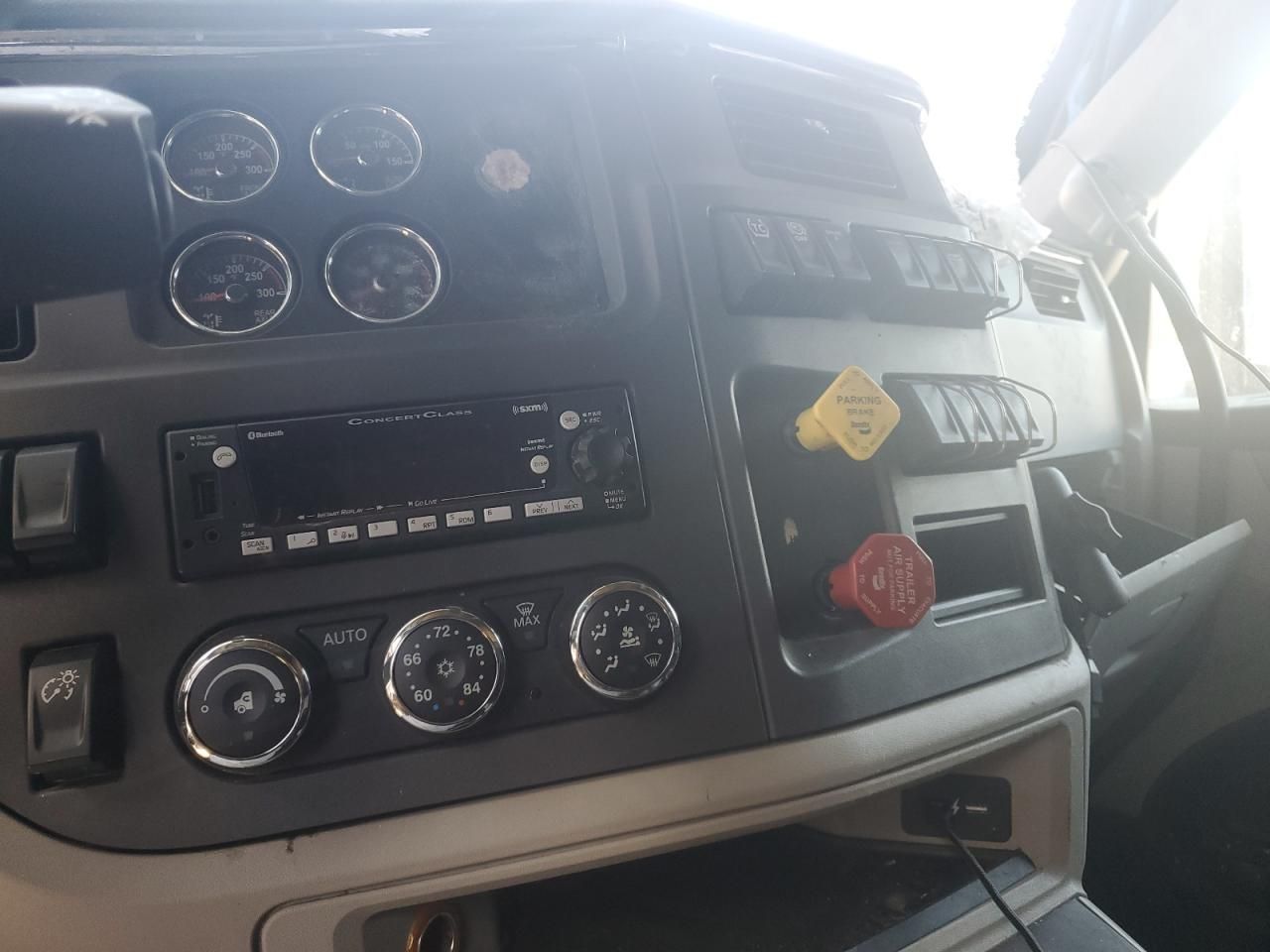 2023 Peterbilt 579 Semi Truck