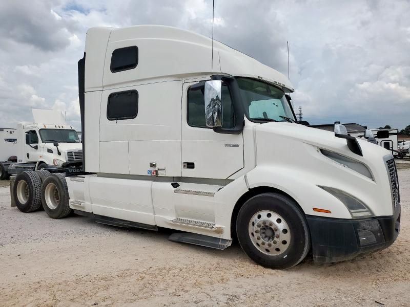 2019 Volvo VNL Semi Truck