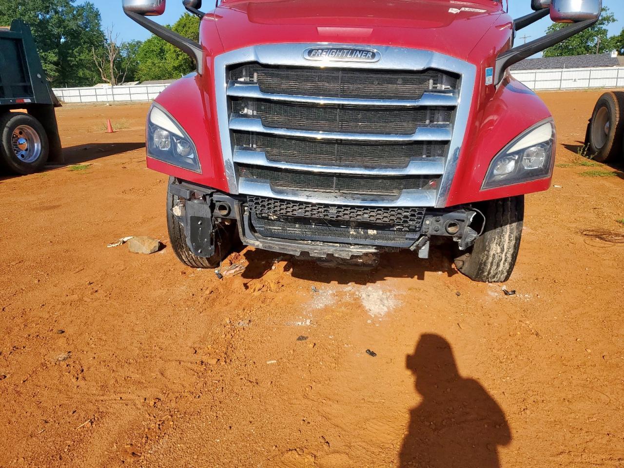 2022 Freigliner 2022 Freightliner Cascadia 126 Semi Truck