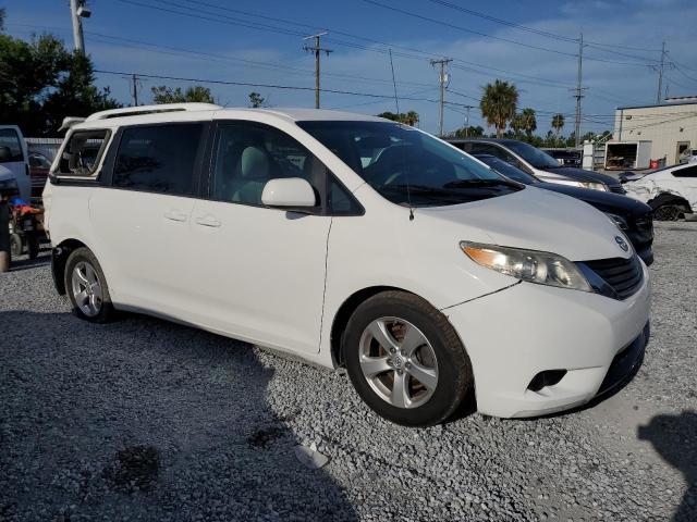 2013 Toyota 2013 Toyt Sienna le