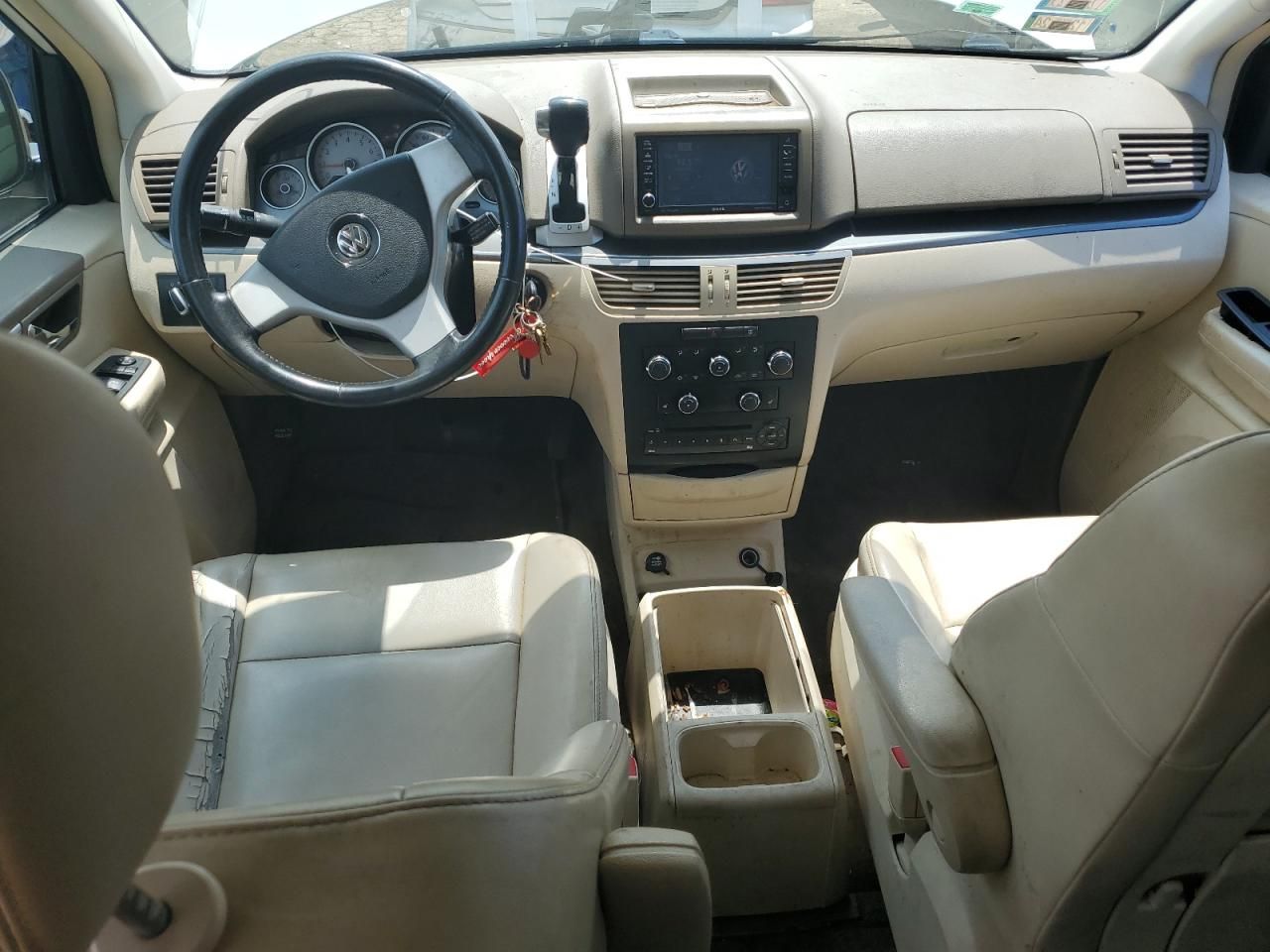 2010 Volkswagen Routan se
