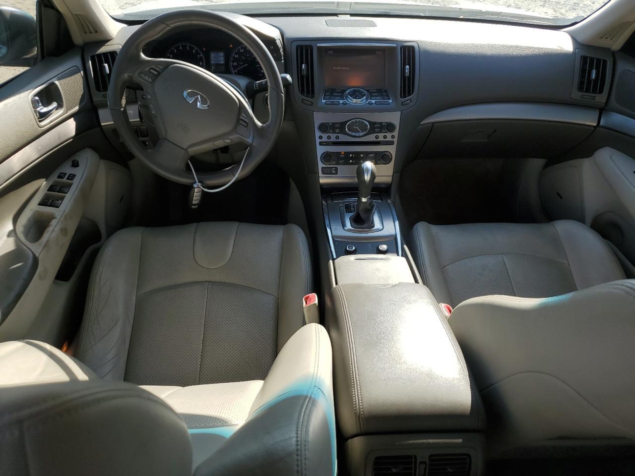 2015 Infinity Q40