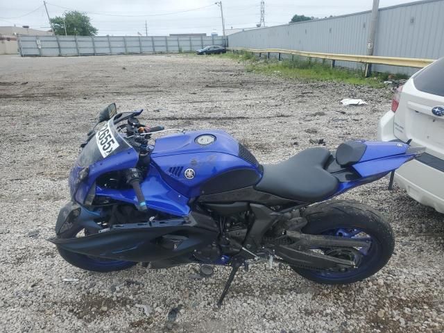 2022 Yamaha YZFR7