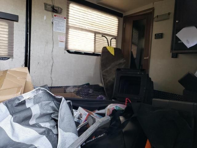 2016 Keystone Trailer