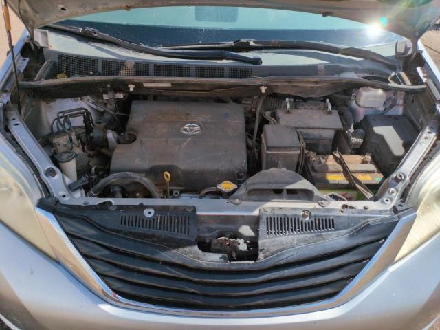 2013 Toyota Sienna le 8-passenger
