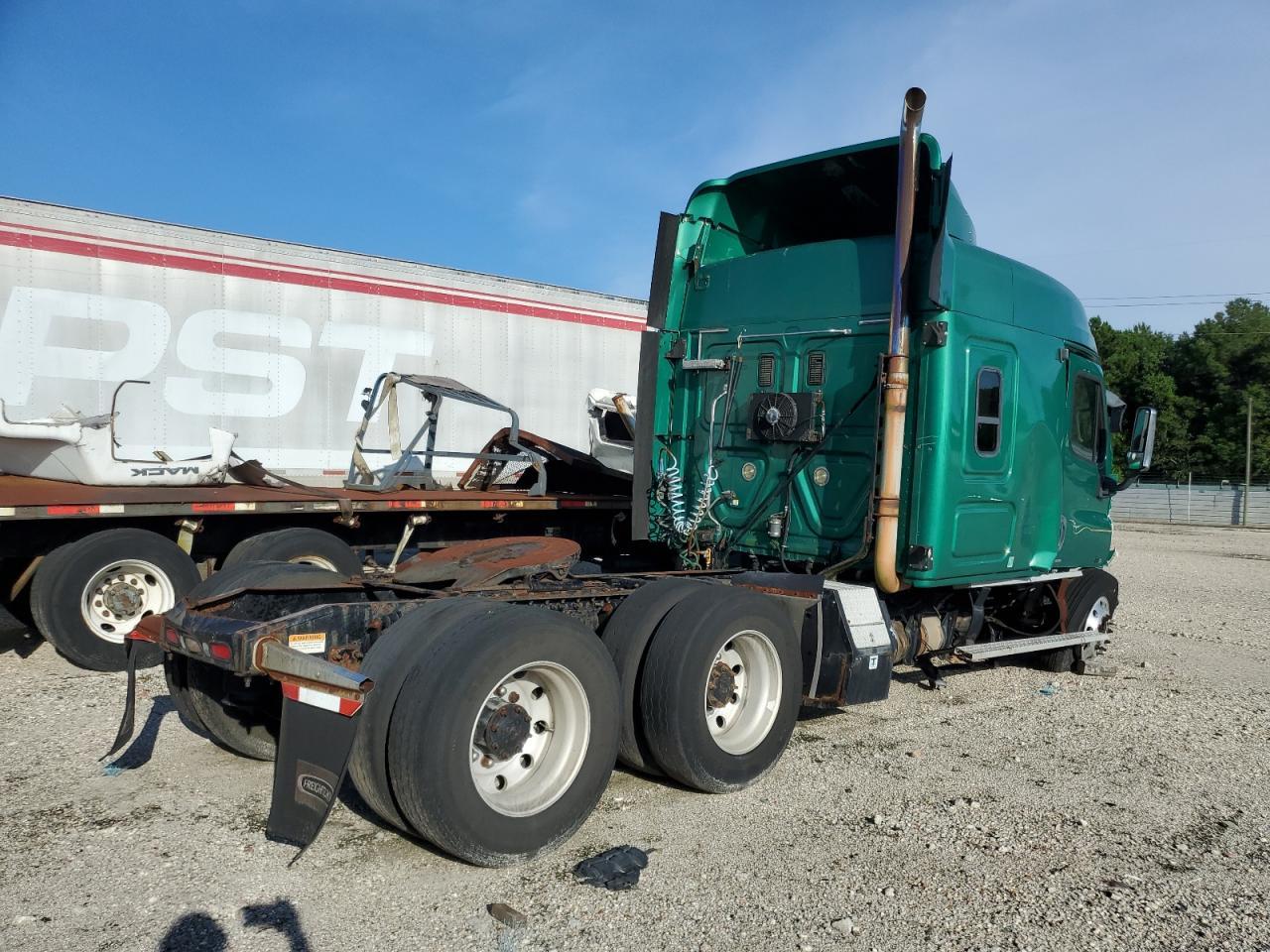 2010 Freightliner Cascadia 125