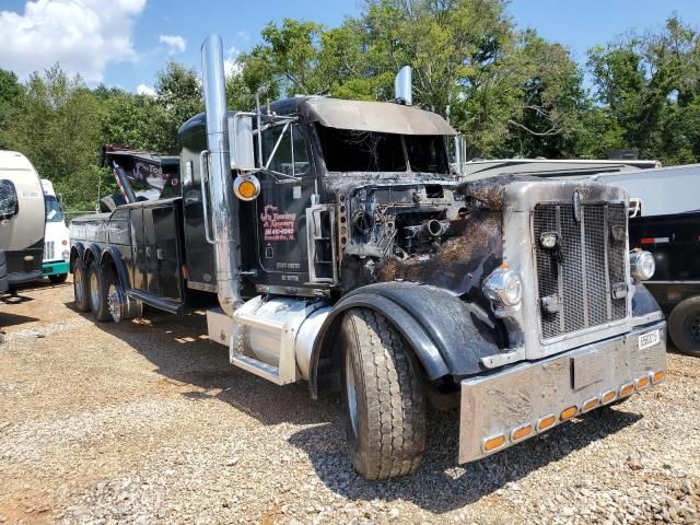 2001 Peterbilt 379 TOW Truck