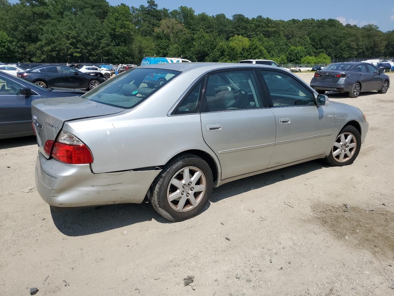 2003 Toyota Avalon xl