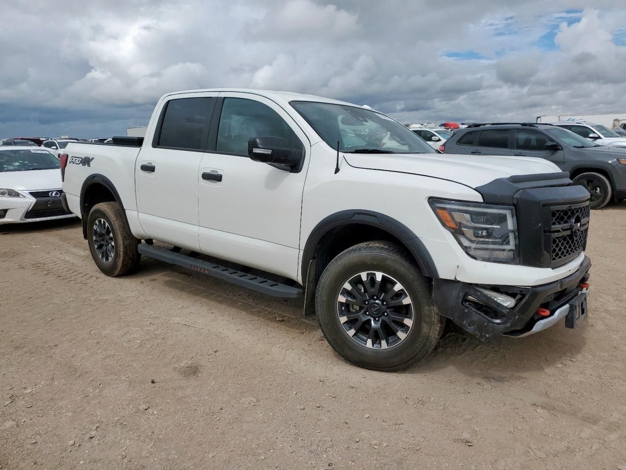 2021 Nissan Titan sv