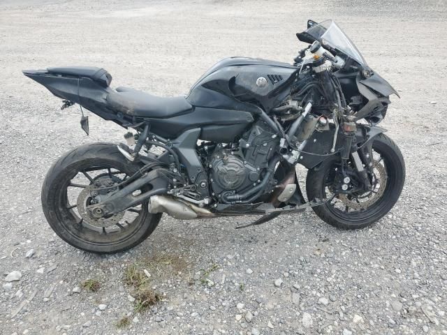 2025 Yamaha YZFR7
