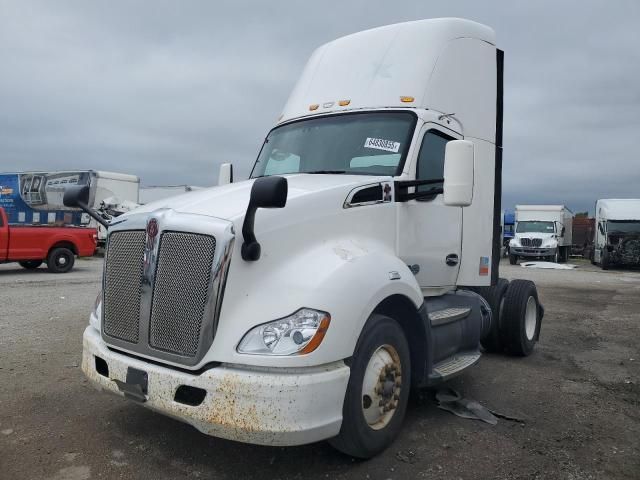 2016 Kenworth T680 Semi Truck