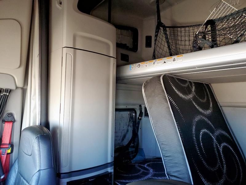 2023 Peterbilt Tractor 2023 Peterbilt 579 Semi Truck