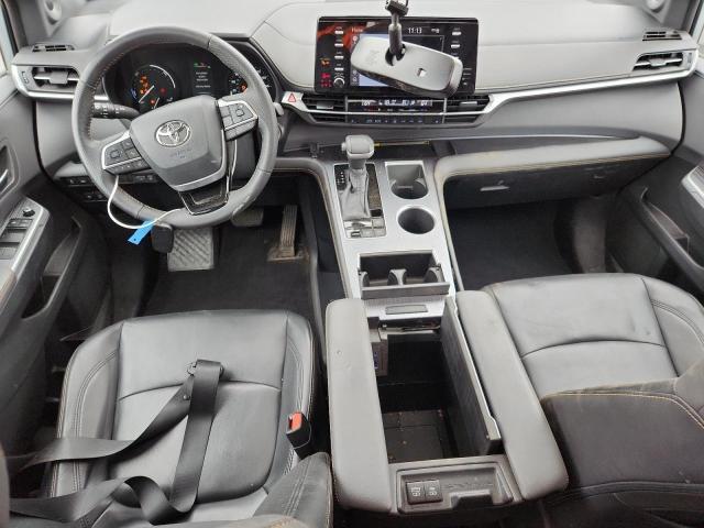 2022 Toyota Sienna xle