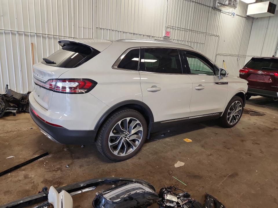 2022 Lincoln Nautilus Reserve