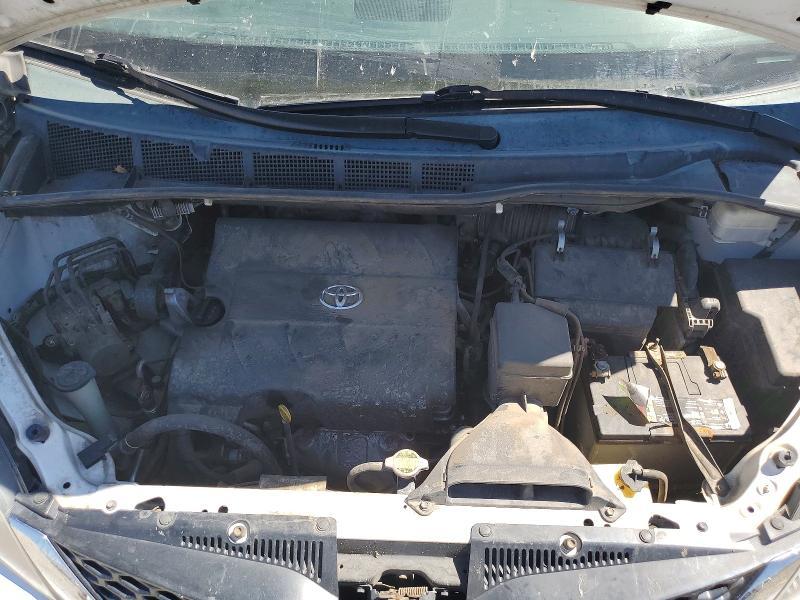 2014 Toyota Sienna Sport