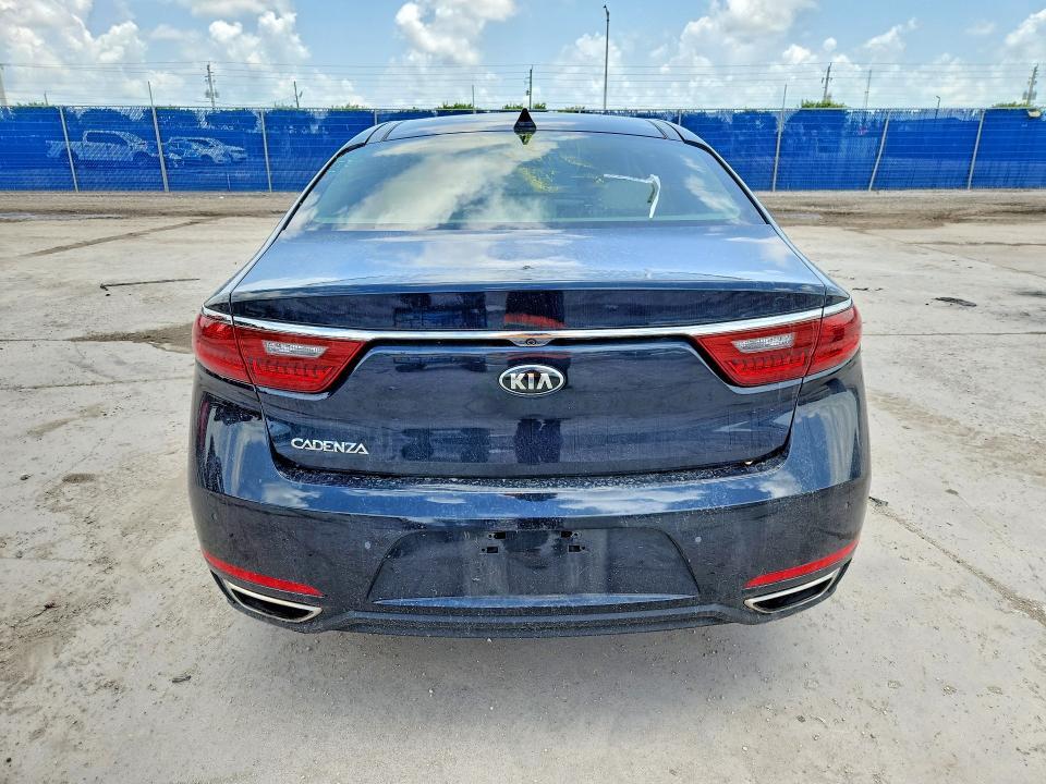 2017 KIA Cadenza Technology