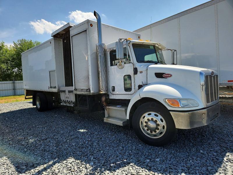 2008 Peterbilt 335 BOX Truck