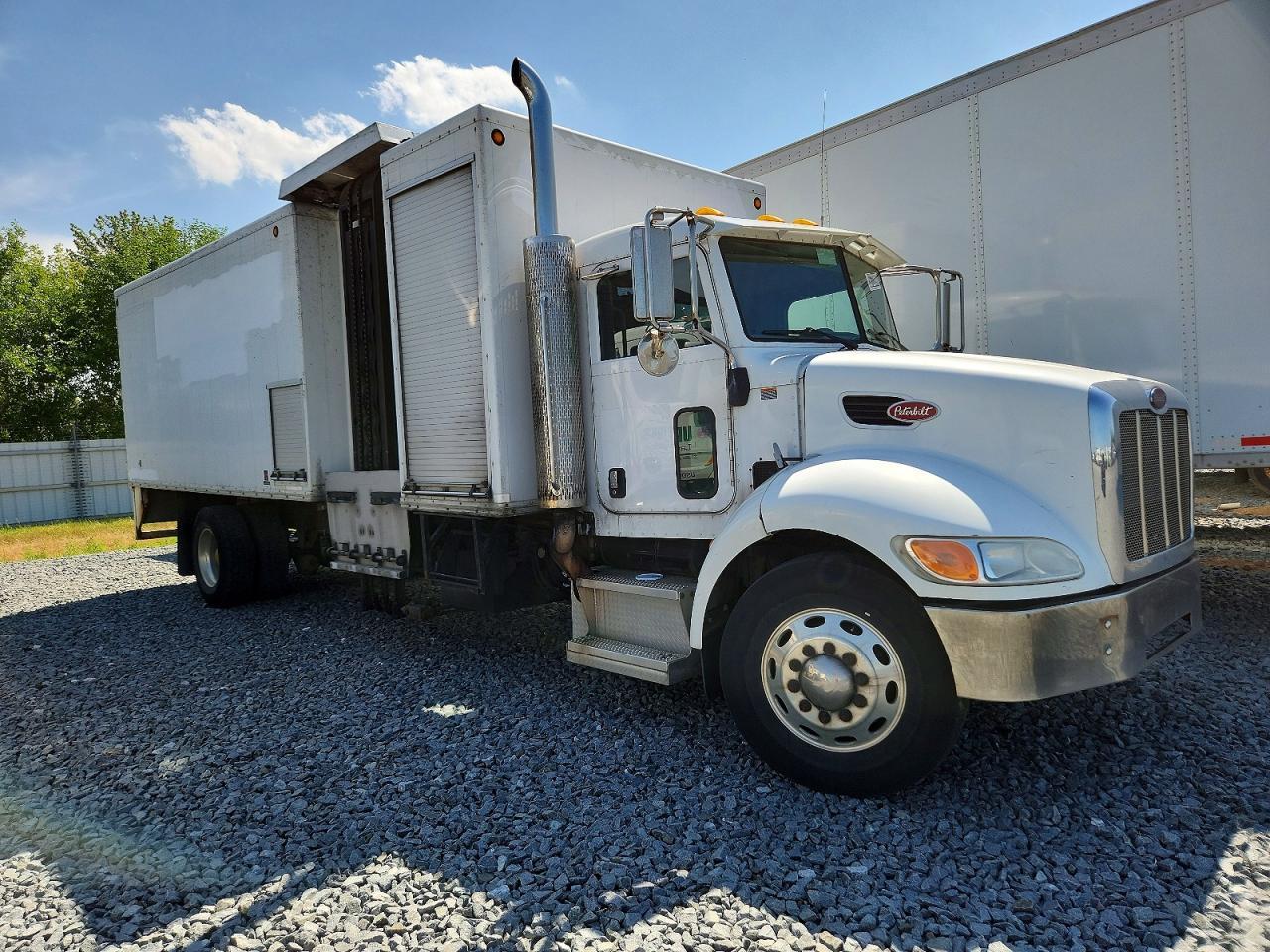 2008 Peterbilt 335 BOX Truck