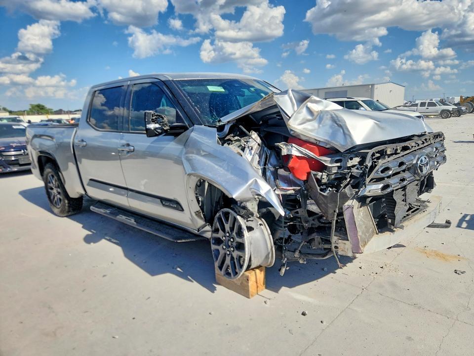 2023 Toyota Tundra Platinum