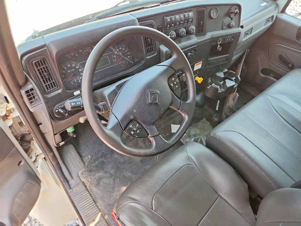 2020 International MV607 BOX Truck