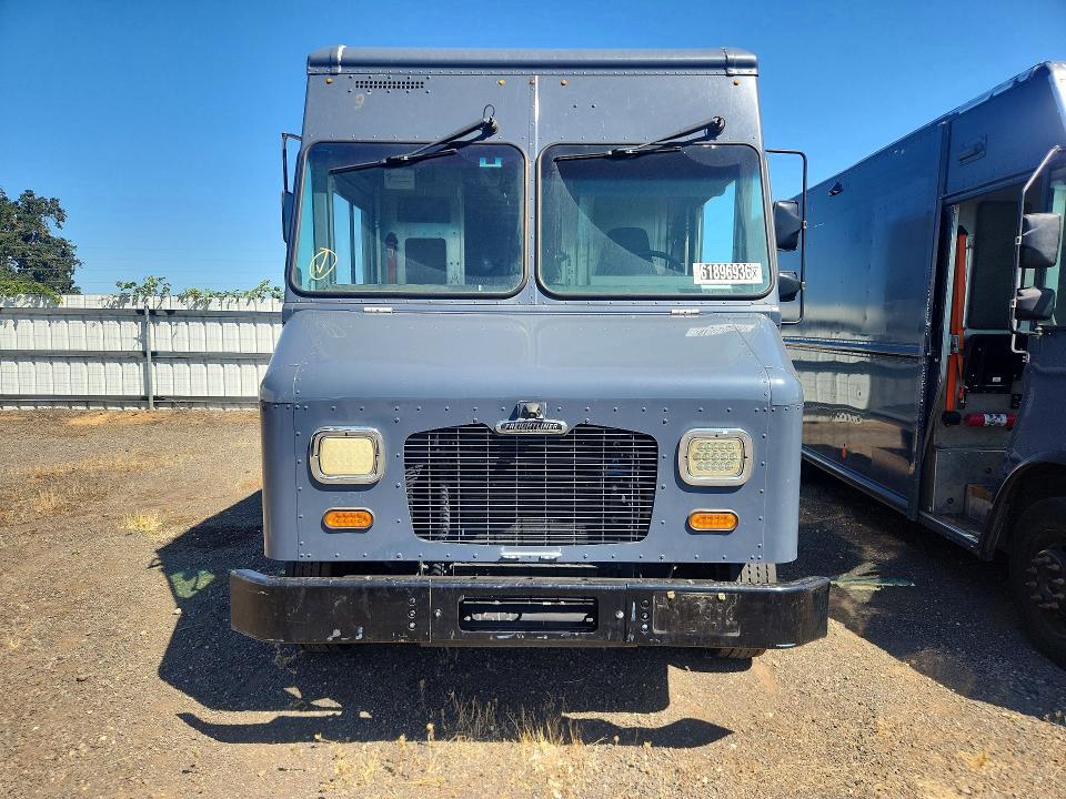 2021 Freightliner MT45G Chassis Delivery Truck