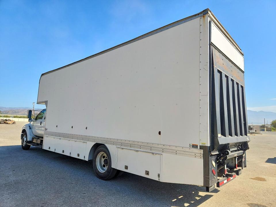 2013 Ford F650 Super Duty box Truck