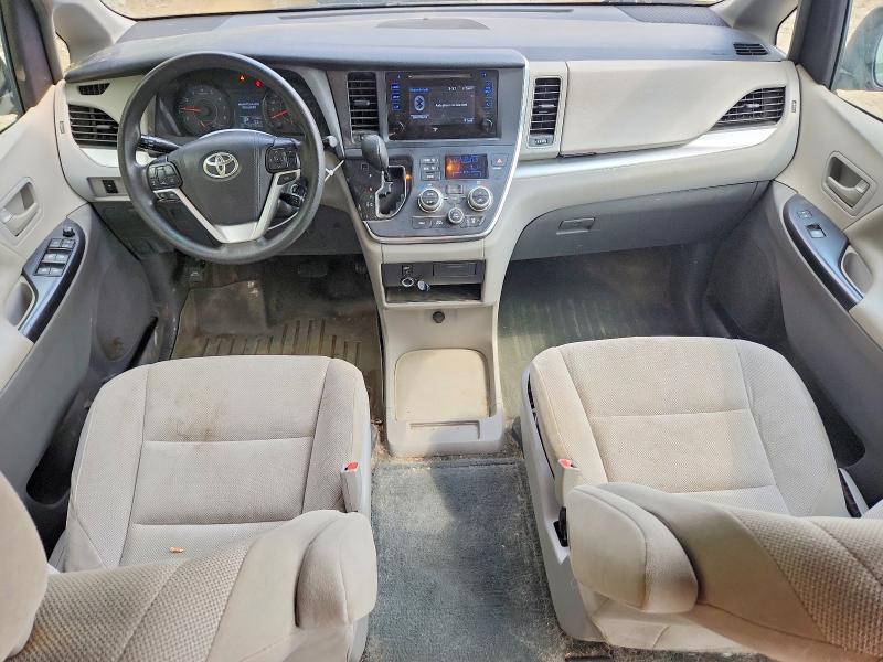 2017 Toyota Sienna l 7-passenger