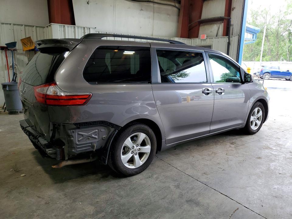 2015 Toyota Sienna le