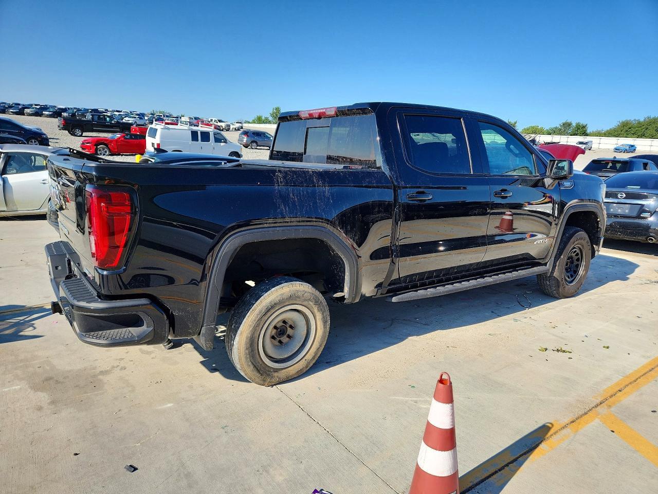 2023 GMC Sierra K1500 AT4
