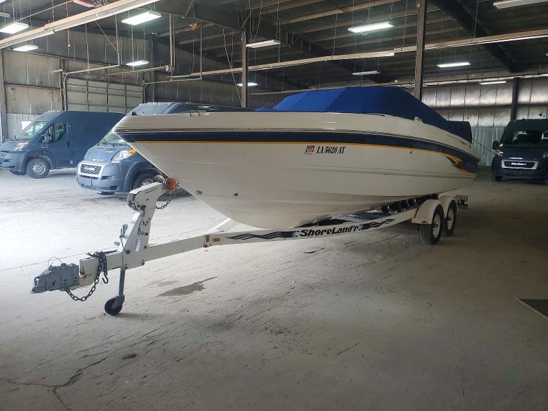 2000 Chaparral 240SSI-Boat
