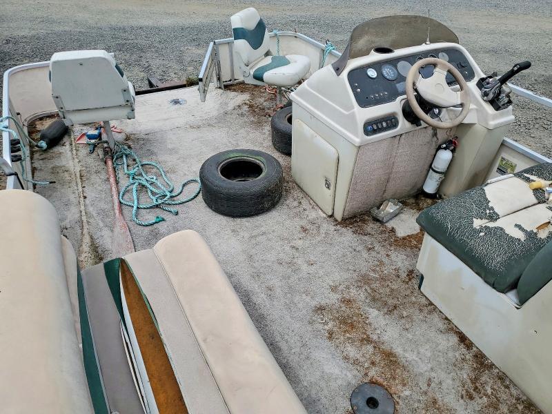 1997 Starcraft Boat