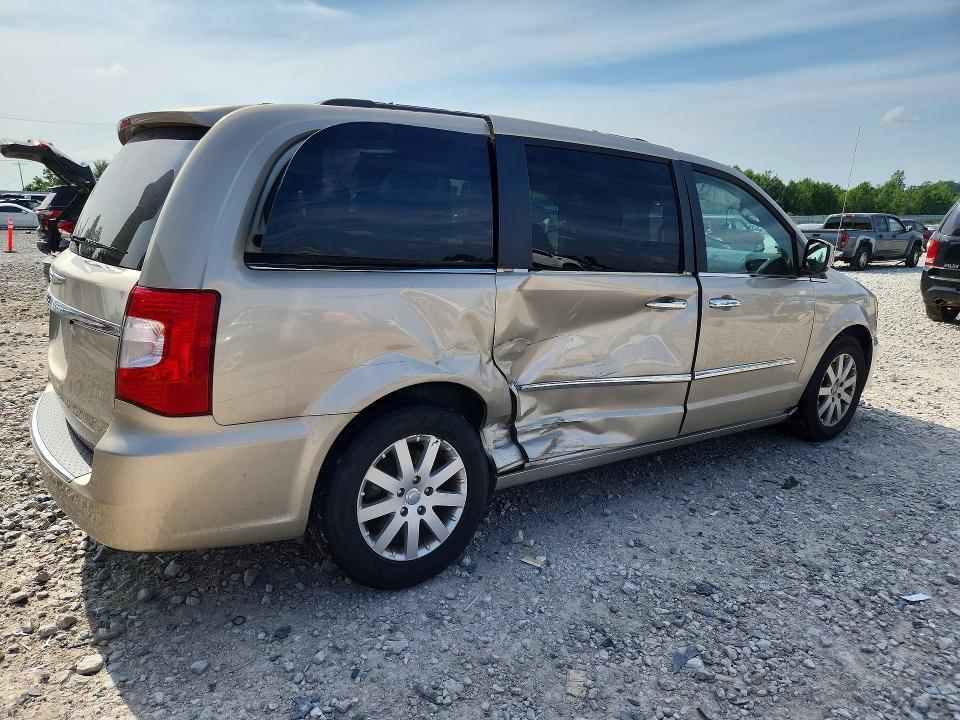 2016 Chrysler Town & Country Touring