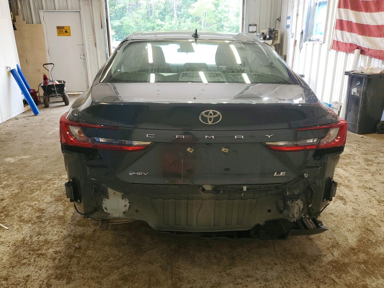 2025 Toyota Camry le