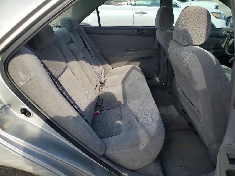 2002 Toyota Camry le