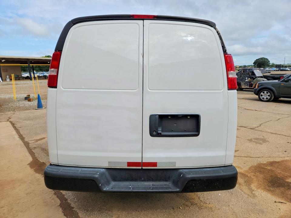 2022 Chevrolet Express G2500