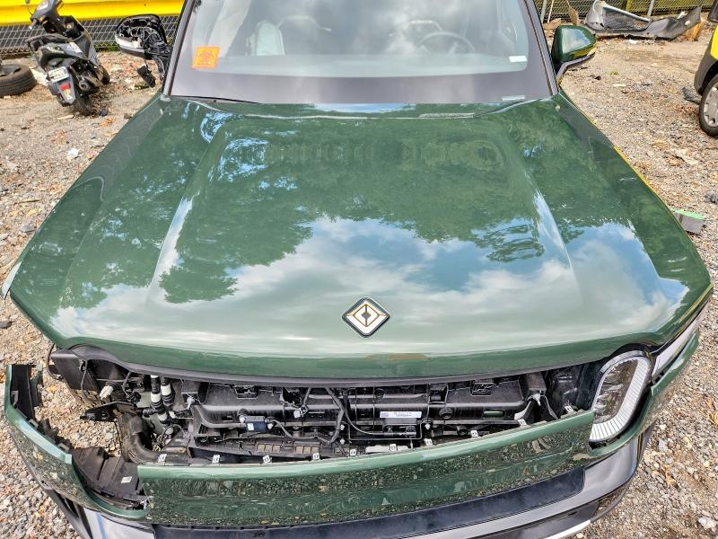 2023 Rivian R1S Adventure