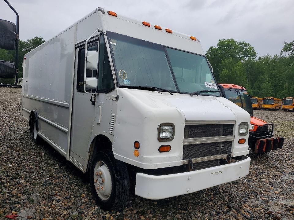 2004 Freightliner MT45 Chassis Delivery Truck