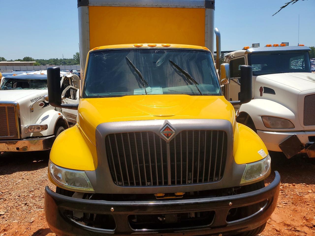 2022 International MV607 BOX Truck