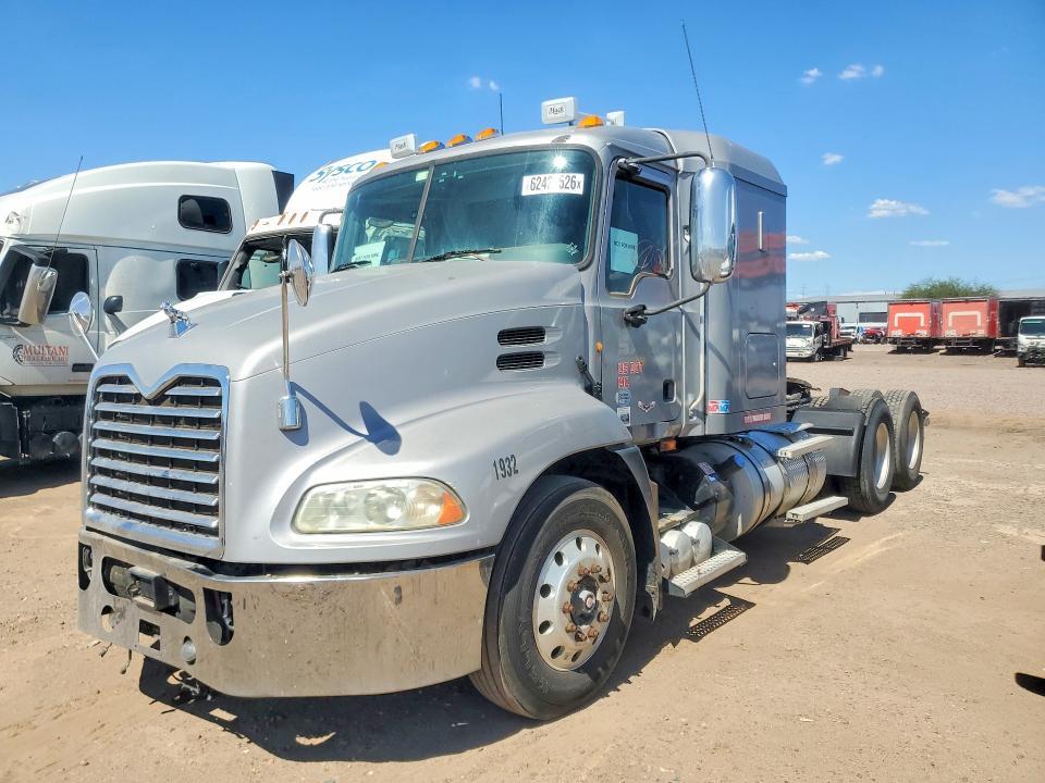 2015 Mack Cxu613 Semi Truck