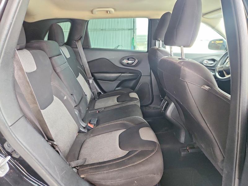 2015 Jeep Cherokee Sport