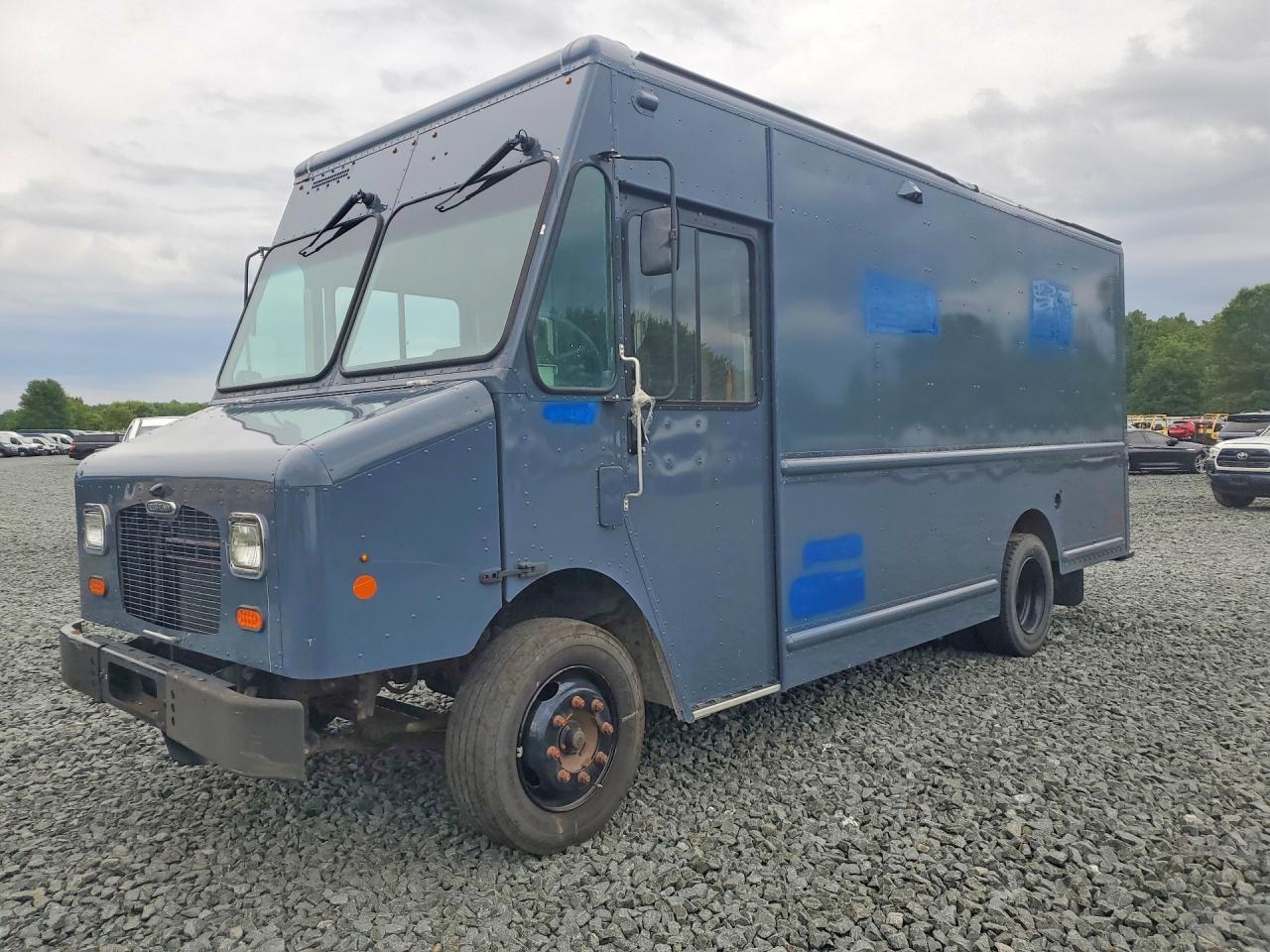 2020 Freightliner MT45G Chassis Delivery Truck