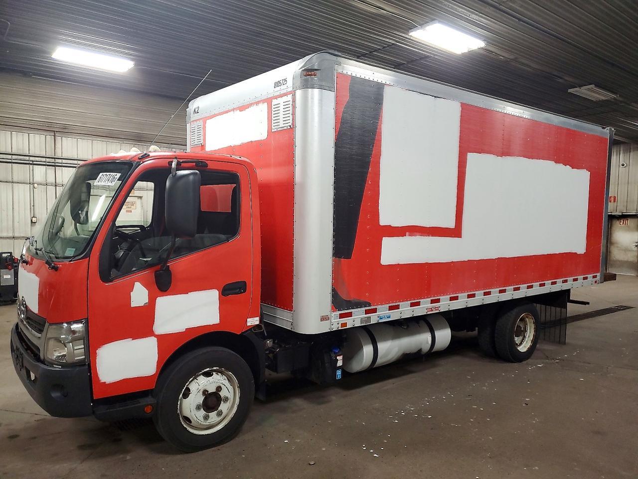 2018 Hino 195 BOX Truck